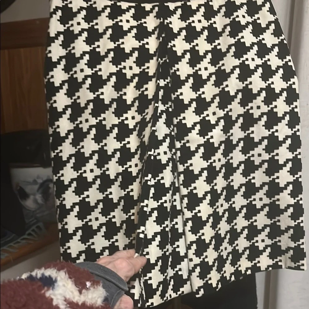 CNC Costume National Black and White Pencil Skirt